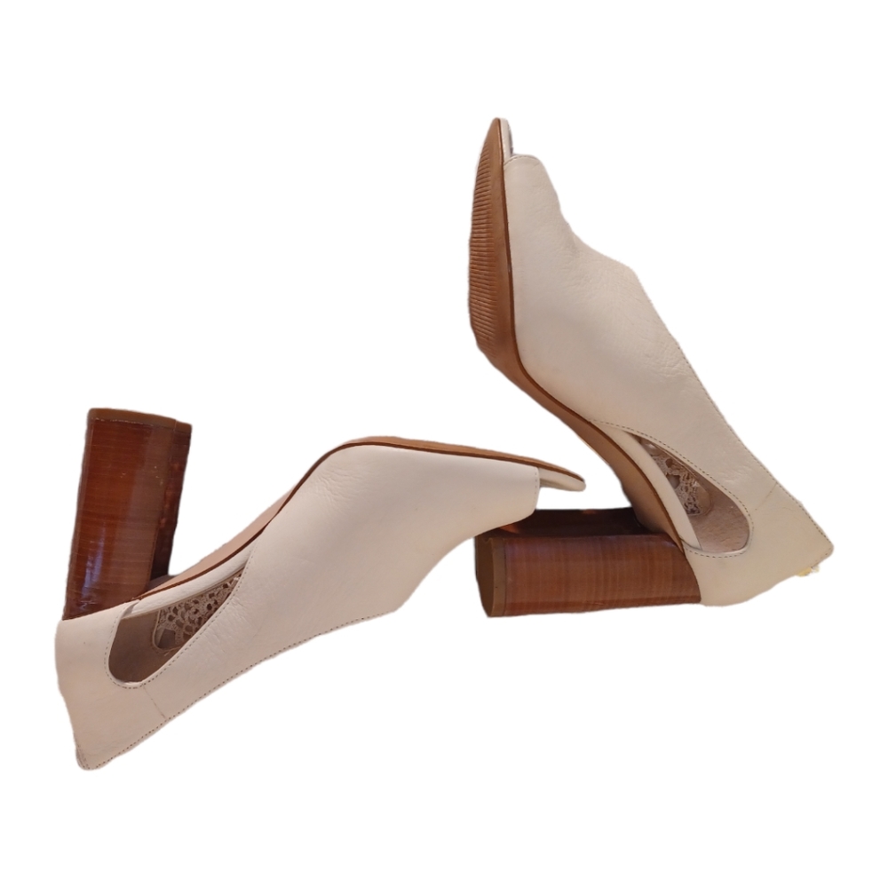 Louise et Cie Size 9M Leather Heels Off White Shoes